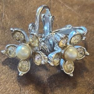 Vintage Sarah Coventry Faux Pearl Rhinestone Clip On Earrings